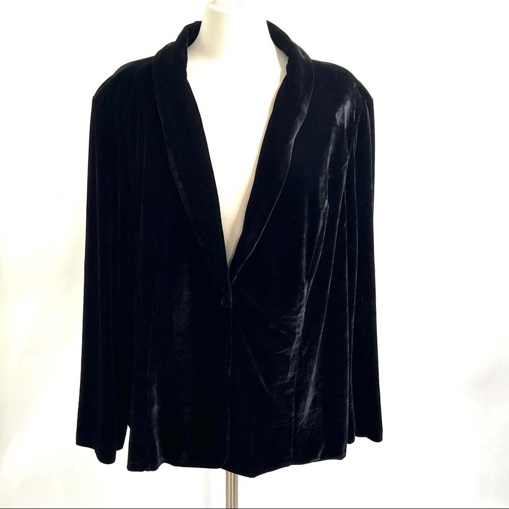Ava and Viv Black Velvet blazer size 2x